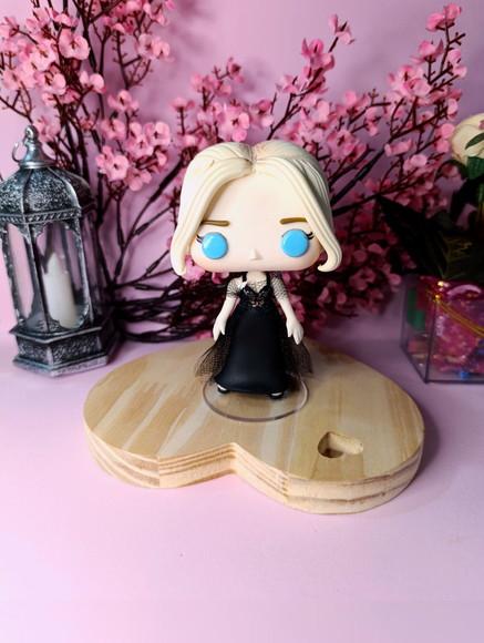 Funko em Biscuit Nicola Coughlan e Luke Newton Red Carpet
