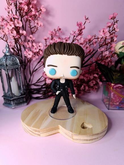 Funko em Biscuit Nicola Coughlan e Luke Newton Red Carpet
