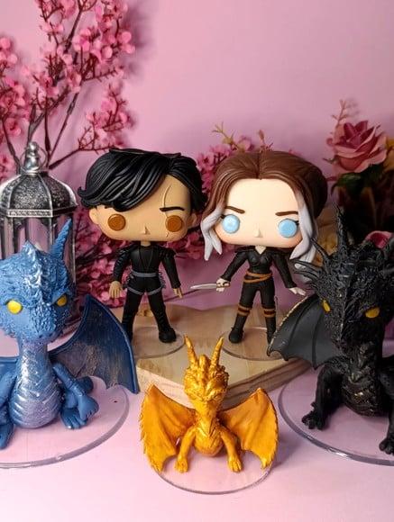 Funko em Biscuit Xaden e Violet + Dragões G Quarta Asa
