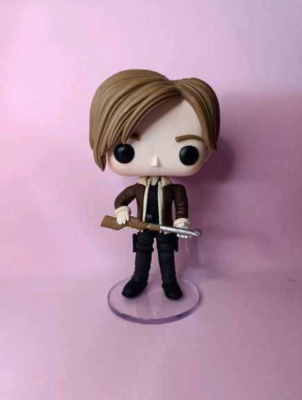 Leon Scott Kennedy - Resident Evil Funko em Biscuit