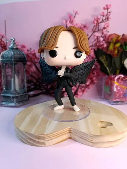 Funko Biscuit J-hope Versão Black Swan Bts