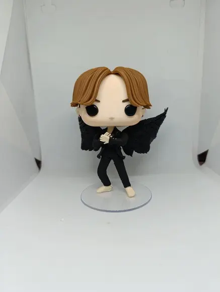Funko Biscuit J-hope Versão Black Swan Bts