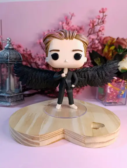 Funko Biscuit Kim Namjoon Versão Black Swan Bts