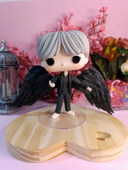 Funko Biscuit Suga Versão Black Swan Bts