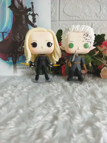 Funko em Biscuit Aelin Calaena e Rowan de Tog ( Trono de Vid