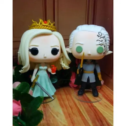 Funko em Biscuit Aelin Calaena e Rowan de Tog ( Trono de Vid