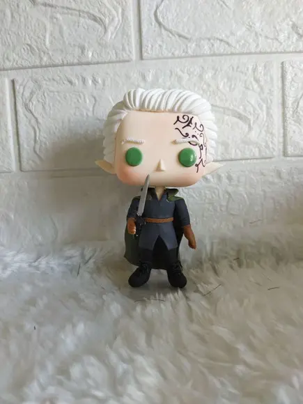 Funko em Biscuit Aelin Calaena e Rowan de Tog ( Trono de Vid