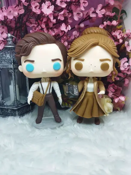 Funko em Biscuit Iris Winnow e Roman Kitt Divinos Rivais