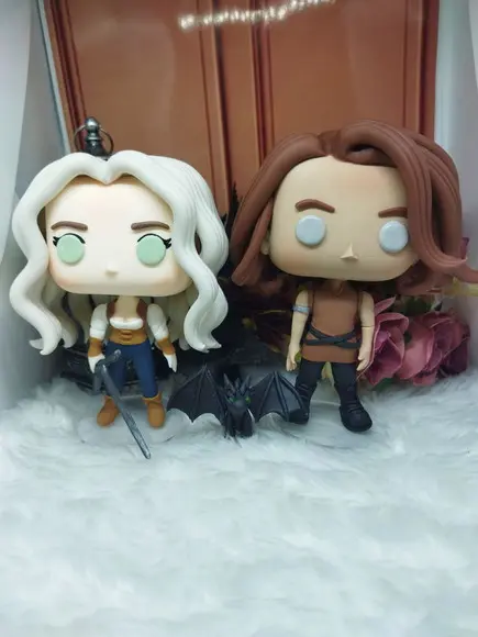 Funko em Biscuit Seraphina e Nyktos de Sangue e Cinzas
