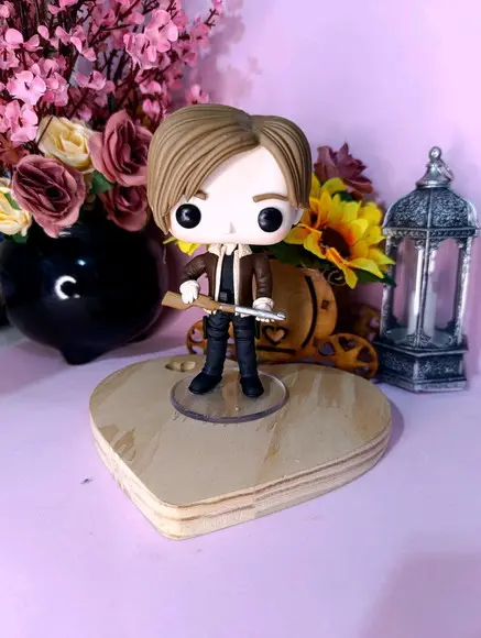 Leon Scott Kennedy - Resident Evil Funko em Biscuit