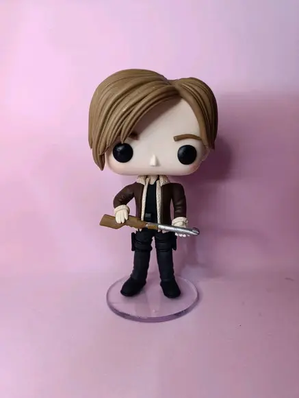 Leon Scott Kennedy - Resident Evil Funko em Biscuit