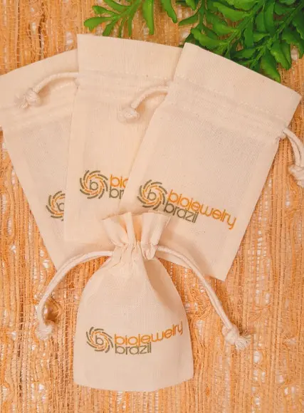 50 Saq de Algodão Cru Personalizados c/ Babado - 10 x 7cm