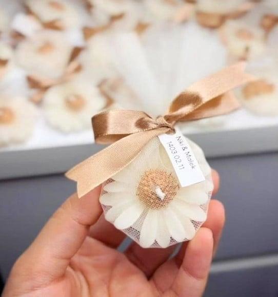 Vela Aromática Margarida no Tule