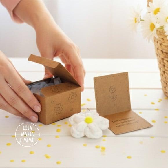 Lembrancinha de Maternidade - Chaveiro Flor Margarida