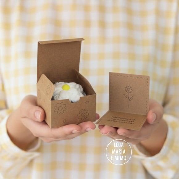 Lembrancinha de Maternidade - Chaveiro Flor Margarida