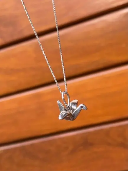 Colar com Pingente de Tsuru 3d em Prata