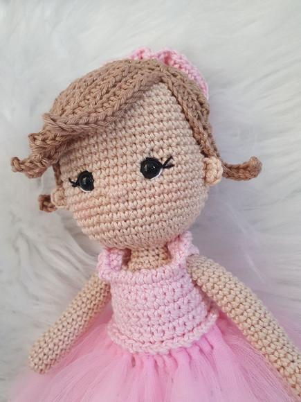 Boneca Bailarina Amigurumi – Crochê Artesanal Elegante