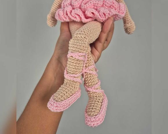 Boneca Bailarina Amigurumi – Crochê Artesanal Elegante