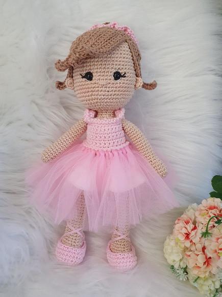 Boneca Bailarina Amigurumi – Crochê Artesanal Elegante