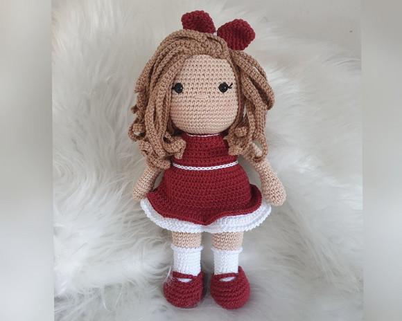 Boneca Bia Amigurumi