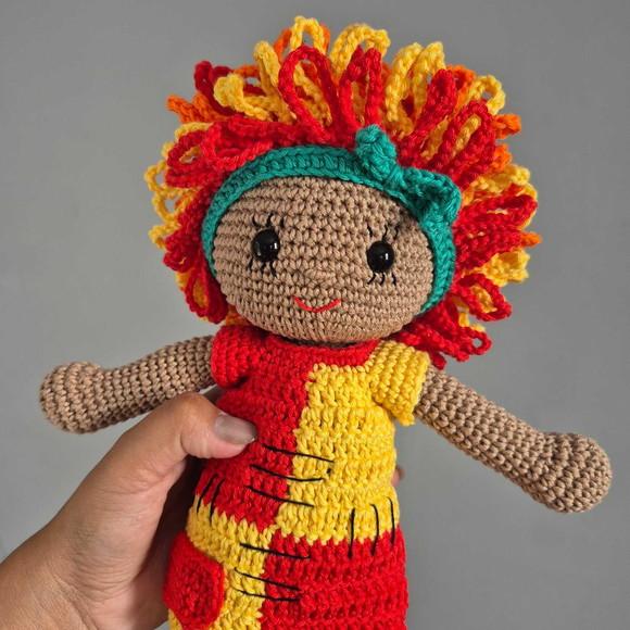 Boneca Emília Amigurumi – Crochê Artesanal Clássico