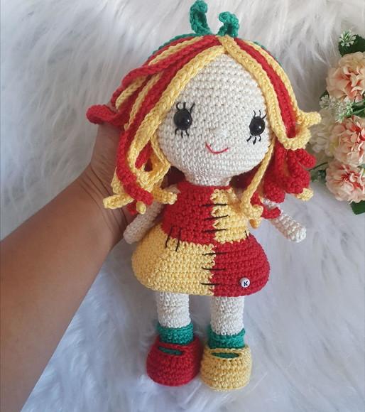 Boneca Emília Amigurumi – Crochê Artesanal Clássico
