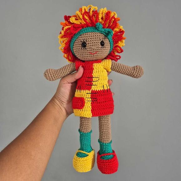 Boneca Emília Amigurumi – Crochê Artesanal Clássico