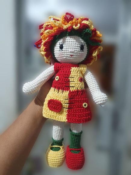 Boneca Emília Amigurumi – Crochê Artesanal Clássico