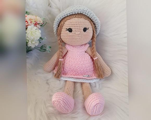 Boneca Helena Amigurumi