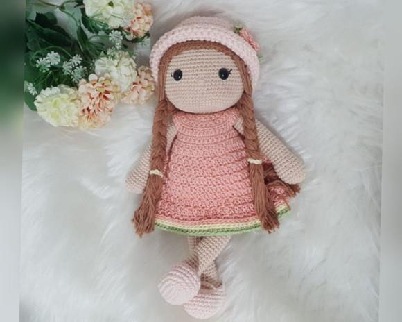 Boneca Helena Amigurumi