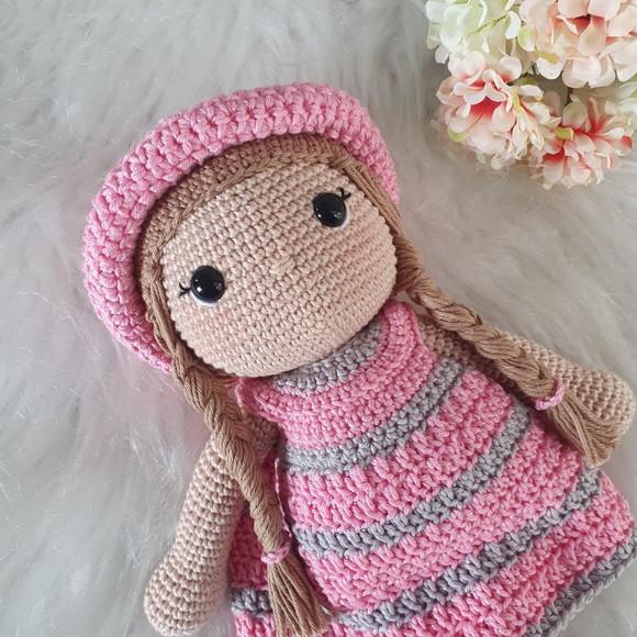 Boneca Helena Amigurumi