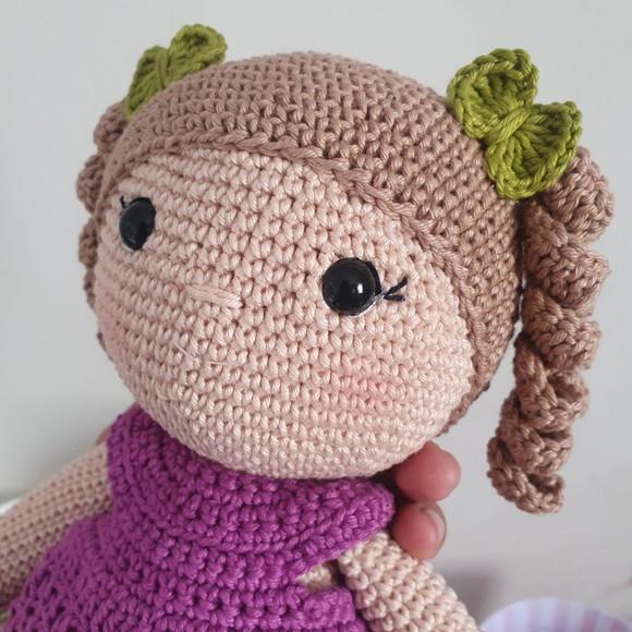 Boneca Helena Cacheda Amigurumi