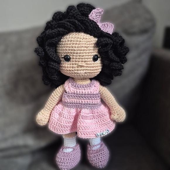 Boneca Laís Amigurumi – Crochê Artesanal Exclusivo