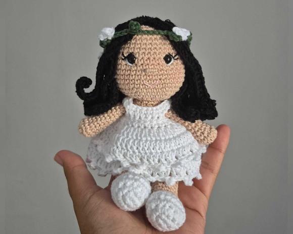 Boneca Dama/ noiva  Amigurumi – Crochê Artesanal Elegante