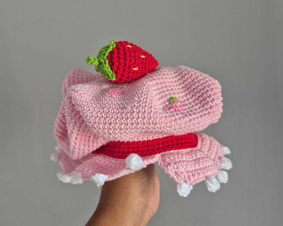 Boneca Moranguinho Amigurumi – Artesanato em Crochê