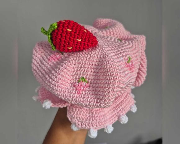 Boneca Moranguinho Amigurumi – Artesanato em Crochê