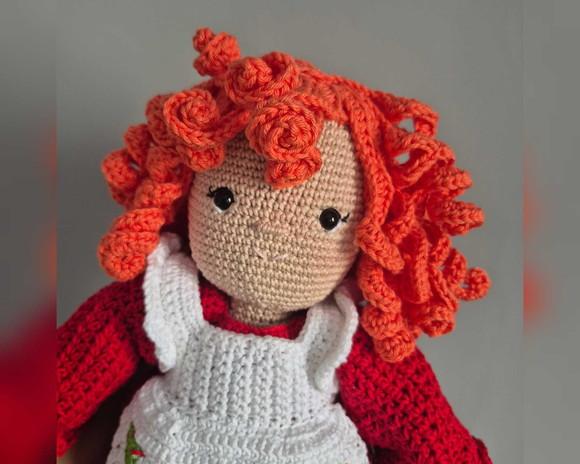 Boneca Moranguinho Amigurumi – Artesanato em Crochê