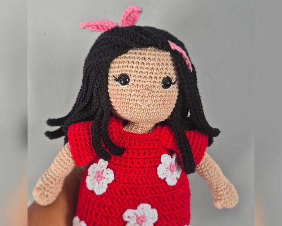 Boneca Personalizada Amigurumi – Crochê Artesanal Exclusivo