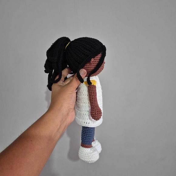 Boneca Professora Amigurumi