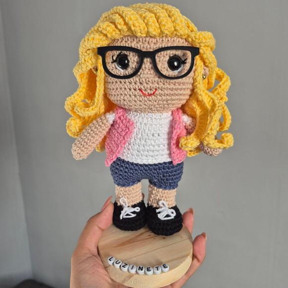 Boneca Personalizada Amigurumi – Crochê Artesanal Exclusivo