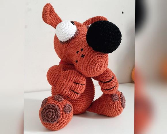 Cachorro Linguiça Amigurumi
