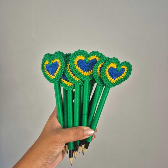 Lápis Personalizados Coração de Crochê