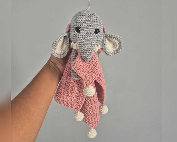 Naninha Elefante Amigurumi