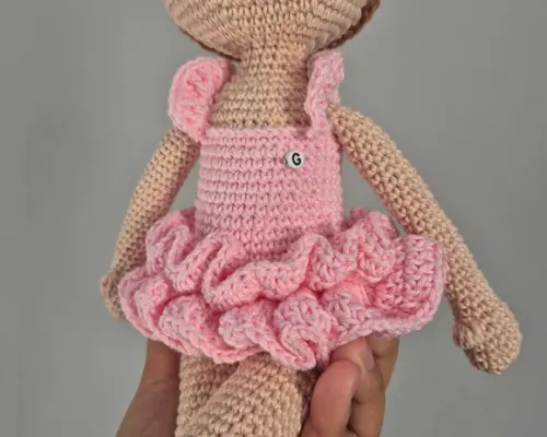 Boneca Bailarina Amigurumi – Crochê Artesanal Elegante