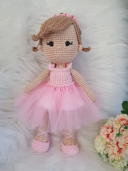 Boneca Bailarina Amigurumi – Crochê Artesanal Elegante