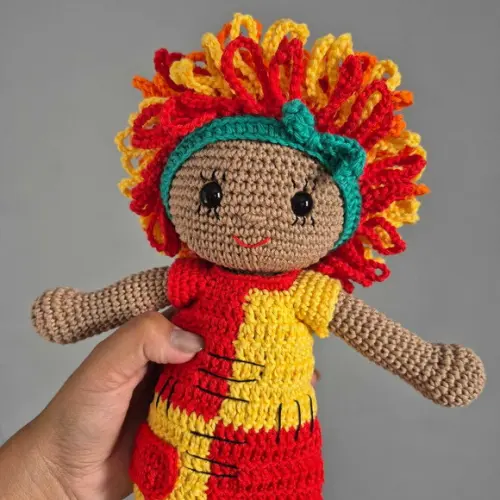 Boneca Emilia Amigurumi