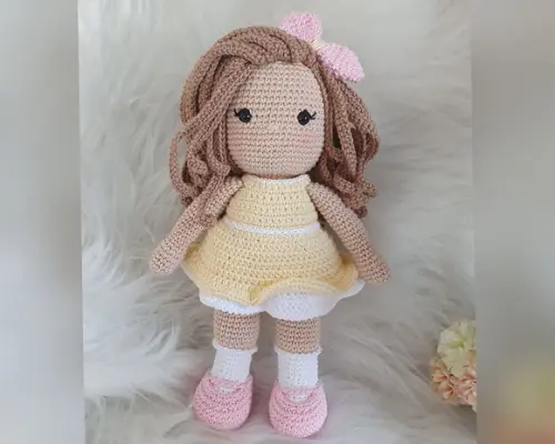 Boneca Bia Amigurumi