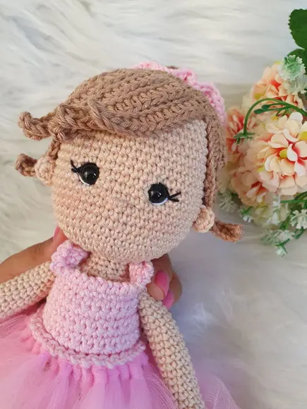 Boneca Bailarina Amigurumi – Crochê Artesanal Elegante