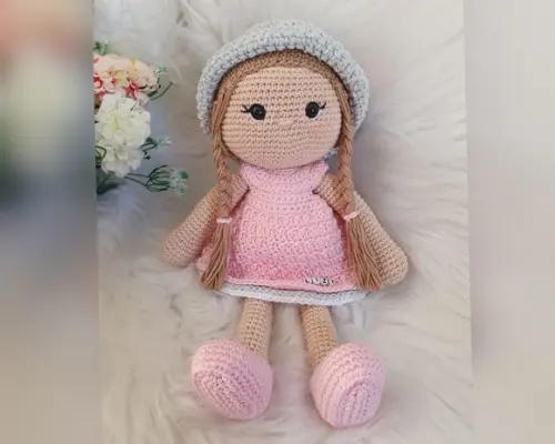Boneca Helena Amigurumi