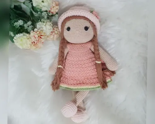 Boneca Helena Amigurumi